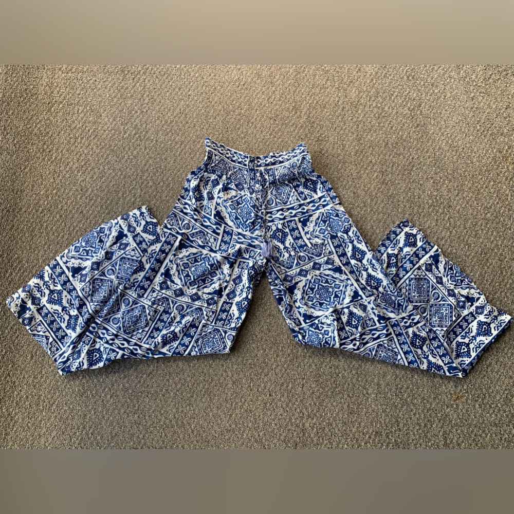 Blue & White Printed Bermuda Wide leg pants with Elastic Waist